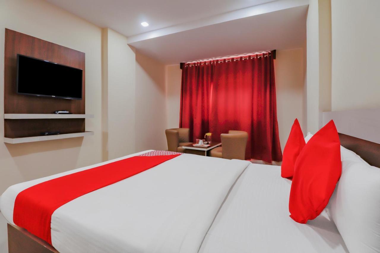 Oyo Flagship 80044 Royal Wood Deluxe Бангалор Экстерьер фото