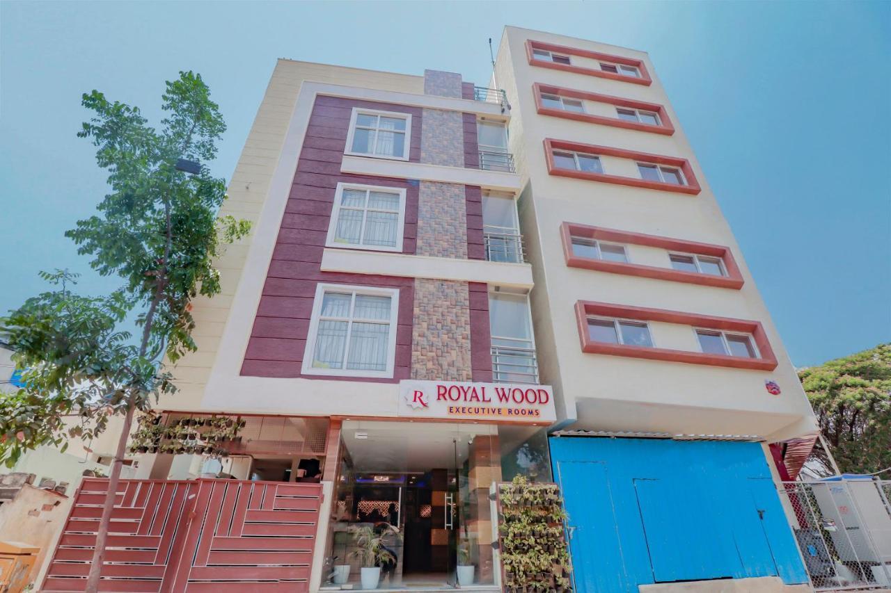 Oyo Flagship 80044 Royal Wood Deluxe Бангалор Экстерьер фото
