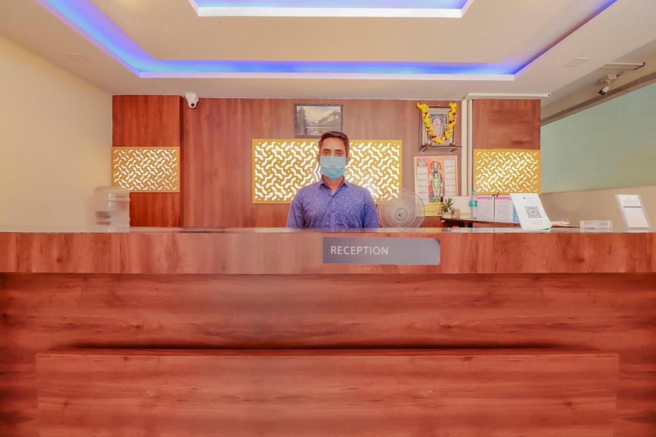 Oyo Flagship 80044 Royal Wood Deluxe Бангалор Экстерьер фото